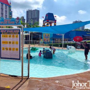 DUPLO Splash Safari Legoland Water Park 1