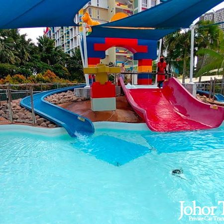 DUPLO Splash Safari Legoland Water Park 11