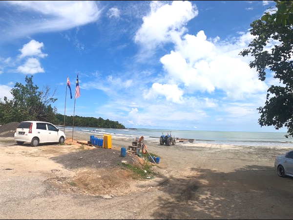 Tanjung Lompat Beach